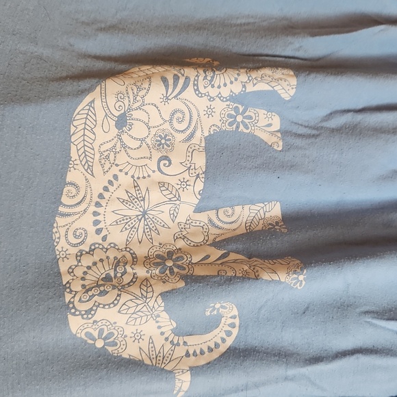 xsmall lounge tshirt - Picture 2 of 3